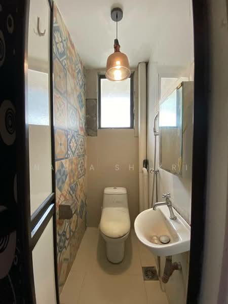 Office for Sale in Seksyen 13 (Shah Alam) - Nadia Shukri - Bathroom - PropertyGuru.com.my
