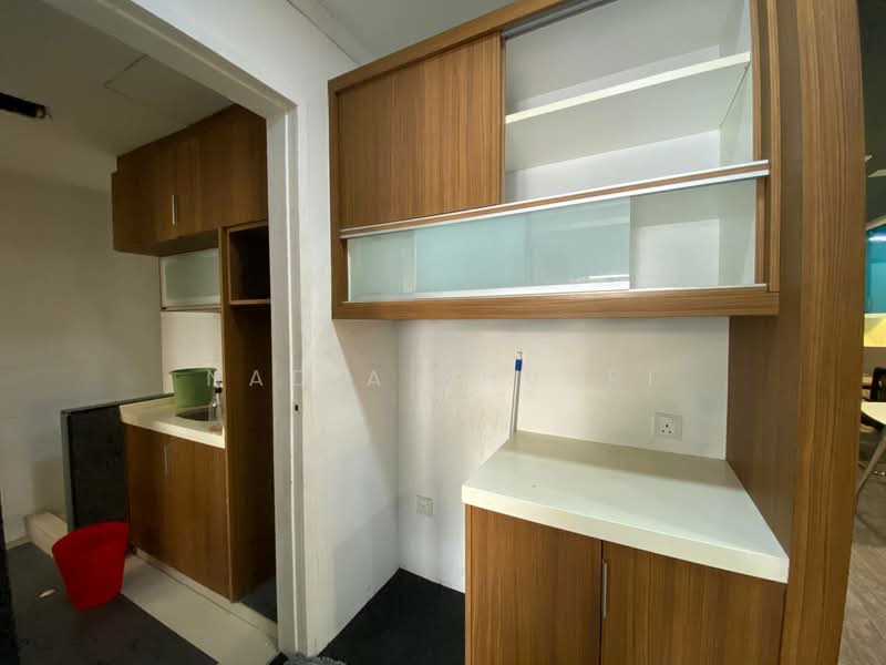 Office for Sale in Seksyen 13 (Shah Alam) - Nadia Shukri - Kitchen - PropertyGuru.com.my