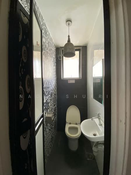 Office for Sale in Seksyen 13 (Shah Alam) - Nadia Shukri - Bathroom - PropertyGuru.com.my