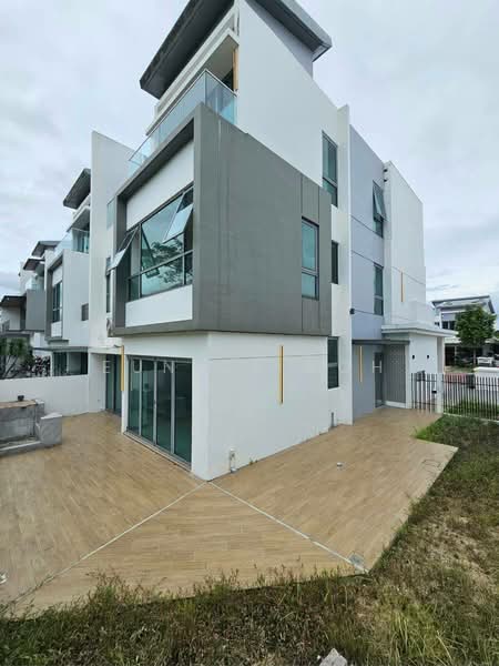 Semi-Detached House for Sale in Johor Bahru (Johor) - Eunice Koh - Exterior - PropertyGuru.com.my
