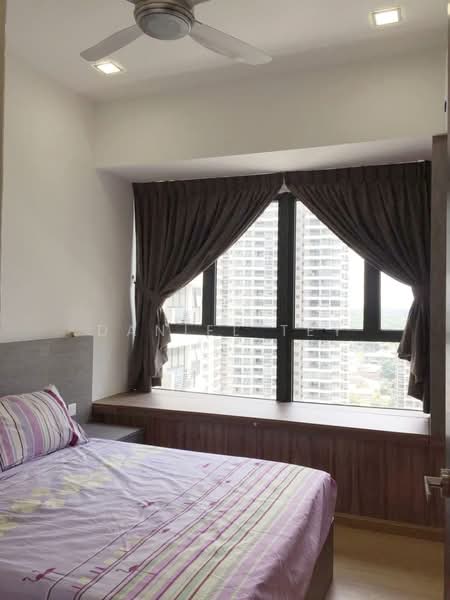 Condominium for Rent at Lovell @ Country Garden Danga Bay - Daniel Tey - Bedroom - PropertyGuru.com.my