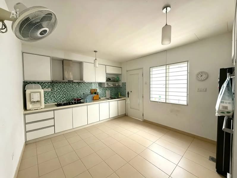 Semi-Detached House for Sale in Taman Melawati (Ulu Kelang) - Mohd Syahidie - Kitchen - PropertyGuru.com.my