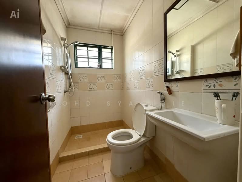 Semi-Detached House for Sale in Taman Melawati (Ulu Kelang) - Mohd Syahidie - Bathroom - PropertyGuru.com.my