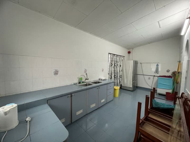 Semi-Detached House for Rent in Taman Sempadan (Nibong Tebal) - Tan ANNIE - Kitchen - PropertyGuru.com.my