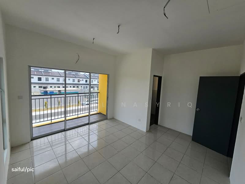 Rumah Teres 2 Tingkat untuk Dijual di Desa Seri Setia (Sepang) - Amirul Nasyriq - Balcony - PropertyGuru.com.my