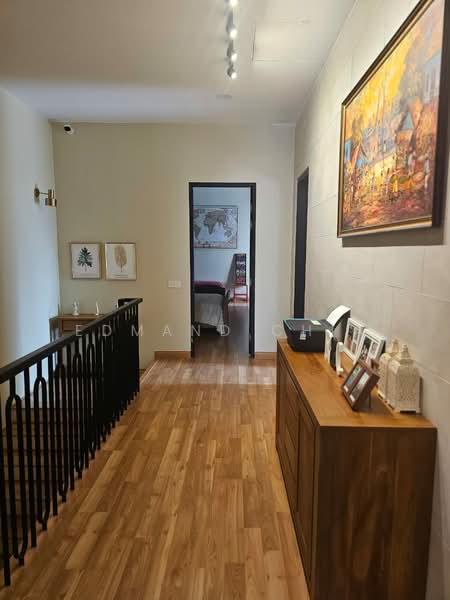 Semi-Detached House for Sale in Semenyih (Selangor) - Edmand Chia - Corridor - PropertyGuru.com.my