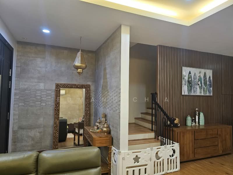 Semi-Detached House for Sale in Semenyih (Selangor) - Edmand Chia - Living Room - PropertyGuru.com.my