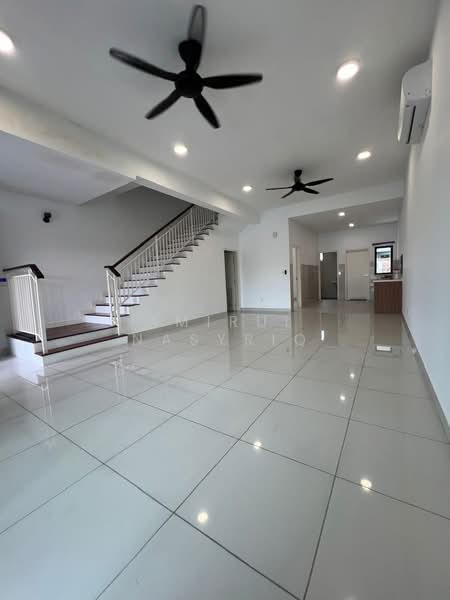 Rumah Teres 2 Tingkat untuk Dijual di Alam Impian (Shah Alam) - Amirul Nasyriq - Living Room - PropertyGuru.com.my