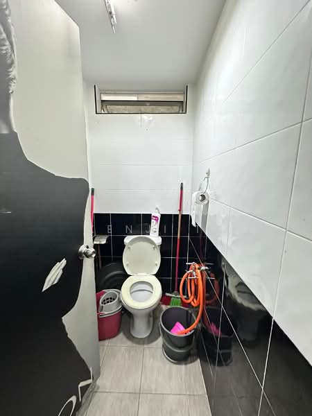 Shop / Office for Rent in Kepong (Kuala Lumpur) - Kenji Ti - Bathroom - PropertyGuru.com.my