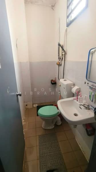 2-storey Terraced House for Sale in Sepang (Selangor) - Rose Ibrahim - Bathroom - PropertyGuru.com.my