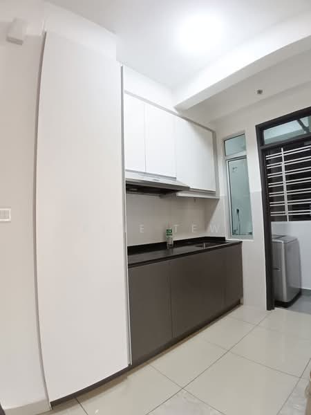 Apartment for Rent at Austin Suites (Permata Austin) - Rene Tew - Kitchen - PropertyGuru.com.my