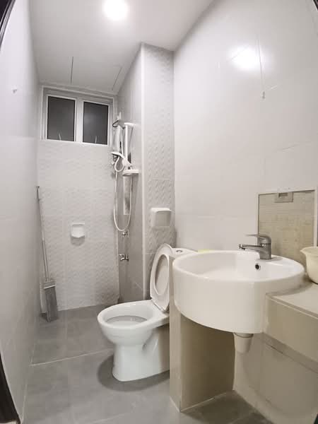 Apartment for Rent at Austin Suites (Permata Austin) - Rene Tew - Bathroom - PropertyGuru.com.my