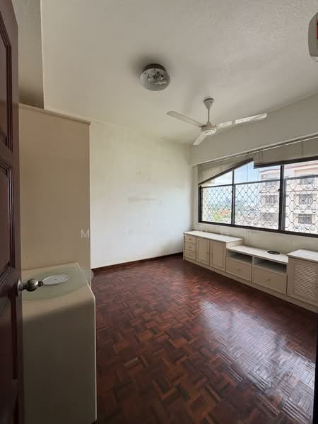 Pangsapuri untuk Dijual di Porta Mas Apartment - Ms Chang - Living Room - PropertyGuru.com.my