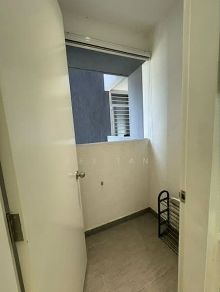 Servis Apartment untuk Disewa di UNIO Residence - Rex Tan - Balcony - PropertyGuru.com.my