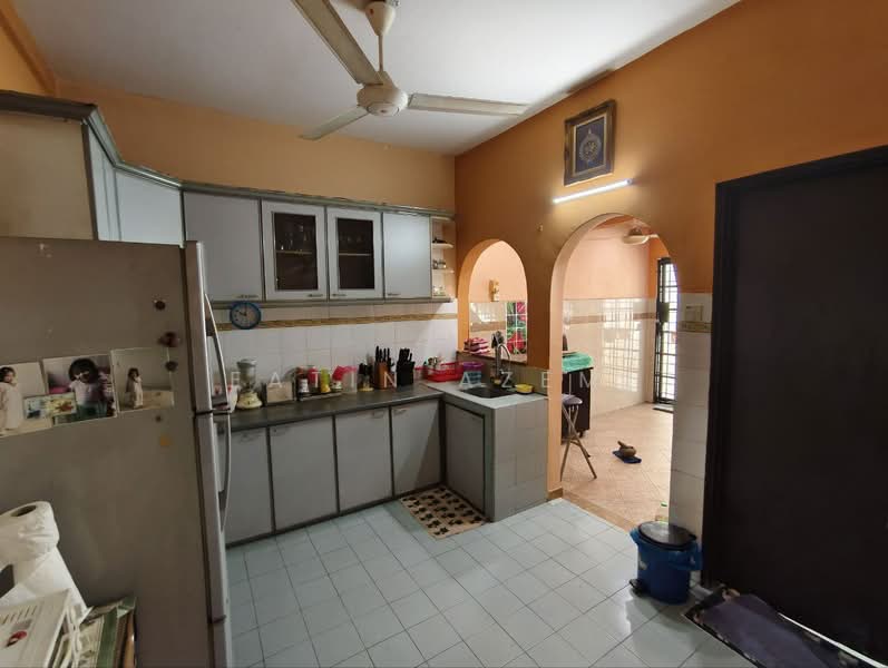 2-storey Terraced House for Sale in Usj 11 (Subang Jaya) - Fatin Azemi - Kitchen - PropertyGuru.com.my
