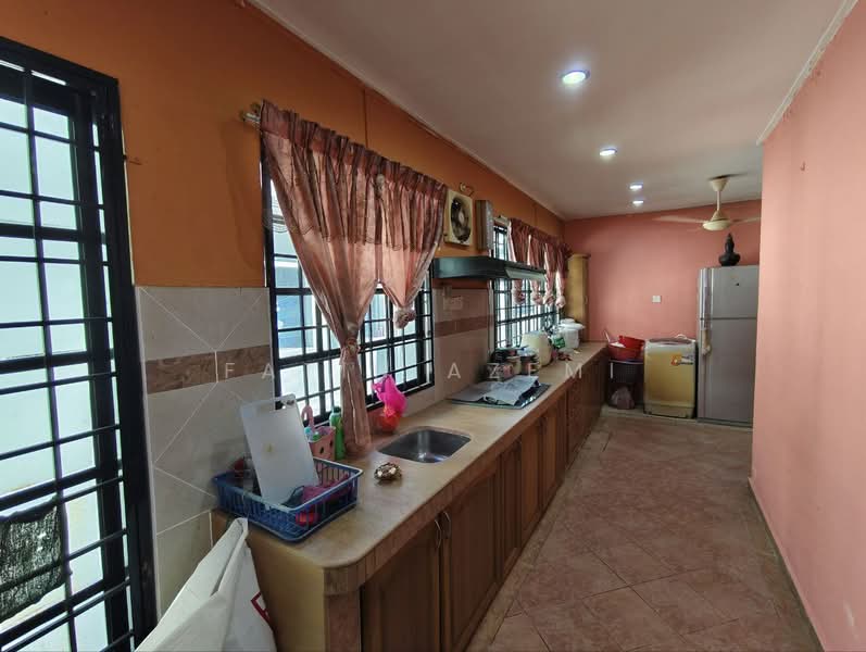 2-storey Terraced House for Sale in Usj 11 (Subang Jaya) - Fatin Azemi - Kitchen - PropertyGuru.com.my