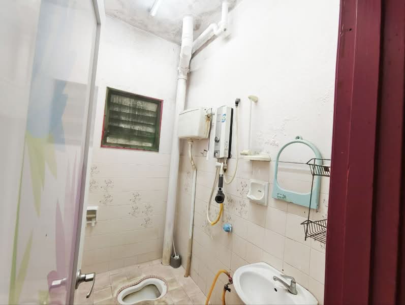 Rumah Teres 2 Tingkat untuk Dijual di Taman Midah (Cheras) - Coyi Lim - Bathroom - PropertyGuru.com.my