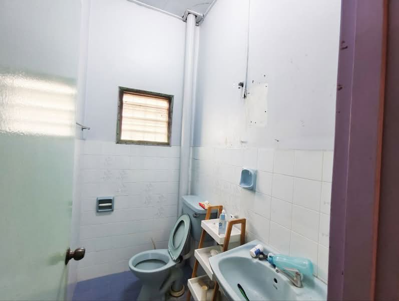 Rumah Teres 2 Tingkat untuk Dijual di Taman Midah (Cheras) - Coyi Lim - Bathroom - PropertyGuru.com.my