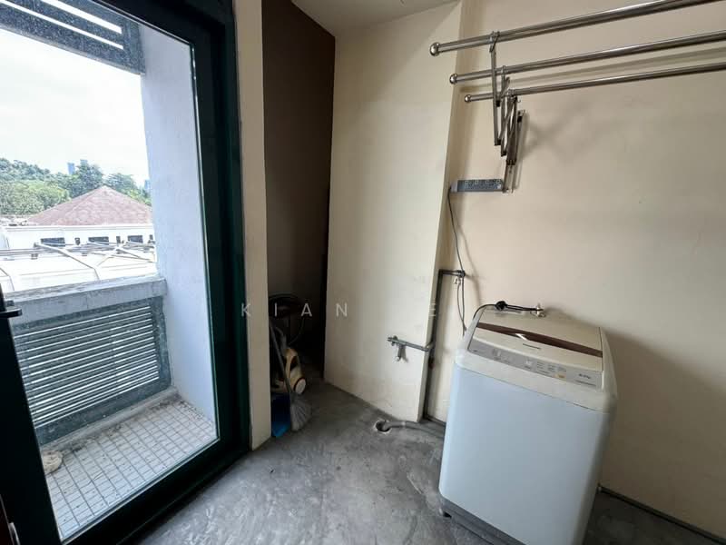 Kondominium untuk Disewa di 10 Semantan Suites - Kian Fei - Balcony - PropertyGuru.com.my