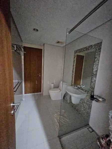 Kondominium untuk Dijual di Central Park condominium - Lilly . - Bathroom - PropertyGuru.com.my