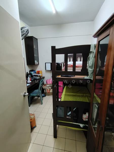 Rumah Teres 2 Tingkat untuk Dijual di Taman Putra Budiman (Balakong) - Tommy Wong Phang - Bedroom - PropertyGuru.com.my