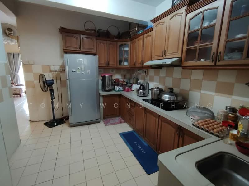 Rumah Teres 2 Tingkat untuk Dijual di Taman Putra Budiman (Balakong) - Tommy Wong Phang - Kitchen - PropertyGuru.com.my