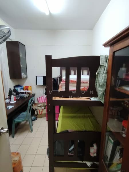 Rumah Teres 2 Tingkat untuk Dijual di Taman Putra Budiman (Balakong) - Tommy Wong Phang - Bedroom - PropertyGuru.com.my