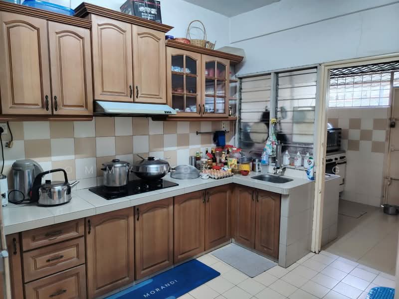 Rumah Teres 2 Tingkat untuk Dijual di Taman Putra Budiman (Balakong) - Tommy Wong Phang - Kitchen - PropertyGuru.com.my