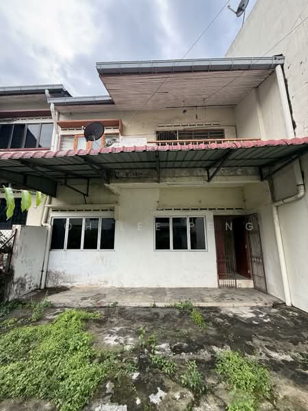 2-storey Terraced House for Sale in Taman Pelangi (Johor Bahru) - Loh Lee Peng - Exterior - PropertyGuru.com.my