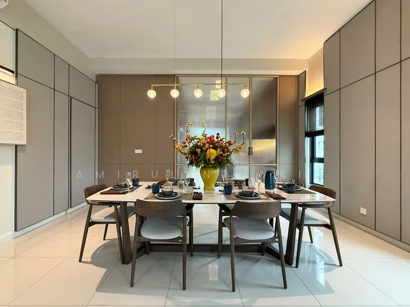 3-storey Terraced House for Sale in Seksyen U15 (Shah Alam) - Amirul Nasyriq - Dining Room - PropertyGuru.com.my