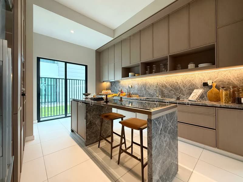 3-storey Terraced House for Sale in Seksyen U15 (Shah Alam) - Amirul Nasyriq - Kitchen - PropertyGuru.com.my