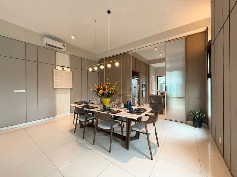 3-storey Terraced House for Sale in Seksyen U15 (Shah Alam) - Amirul Nasyriq - Dining Room - PropertyGuru.com.my