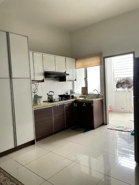 Rumah Teres untuk Dijual di Aman Putri (Sungai Buloh) - Amirun Kinanah - Kitchen - PropertyGuru.com.my