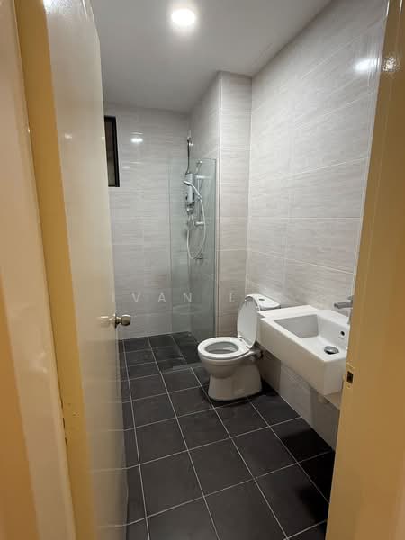 Kondominium untuk Disewa di Brezza Hill - ivan lee - Bathroom - PropertyGuru.com.my