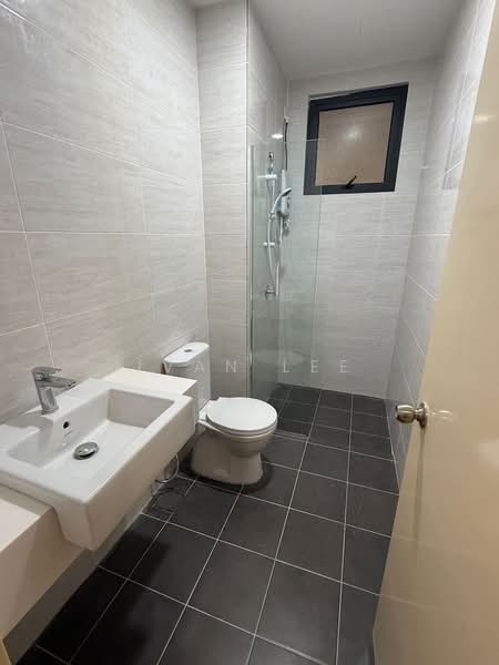 Kondominium untuk Disewa di Brezza Hill - ivan lee - Bathroom - PropertyGuru.com.my