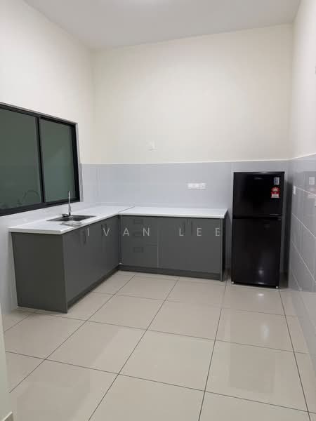 Kondominium untuk Disewa di Brezza Hill - ivan lee - Kitchen - PropertyGuru.com.my