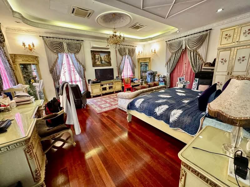 Rumah Banglo untuk Dijual di Seksyen 8 (Shah Alam) - Nurain . - Bedroom - PropertyGuru.com.my