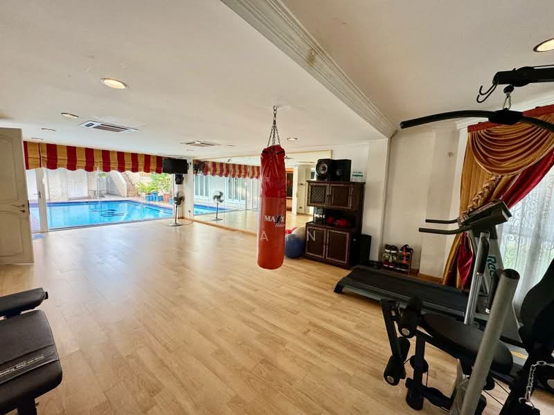 Rumah Banglo untuk Dijual di Seksyen 8 (Shah Alam) - Nurain . - Gym - PropertyGuru.com.my