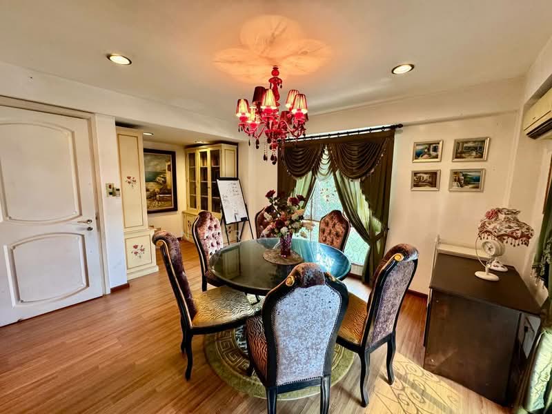 Rumah Banglo untuk Dijual di Seksyen 8 (Shah Alam) - Nurain . - Dining Room - PropertyGuru.com.my