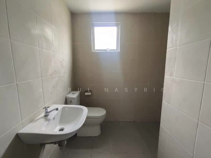 Terraced House for Rent in Bukit Rahman Putra (Sungai Buloh) - Amirul Nasyriq - Bathroom - PropertyGuru.com.my