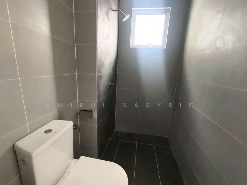 Terraced House for Rent in Bukit Rahman Putra (Sungai Buloh) - Amirul Nasyriq - Bathroom - PropertyGuru.com.my