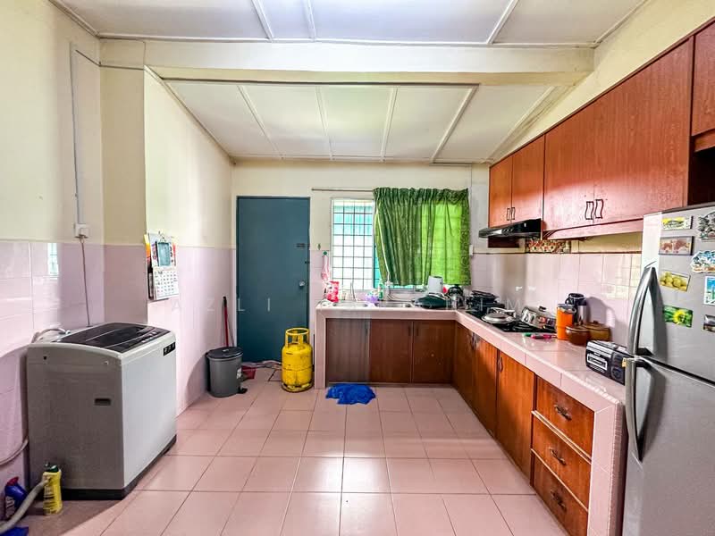 Rumah Teres 2 Tingkat untuk Dijual di Bandar Rinching Seksyen 4 (Semenyih) - Azli Ibrahim - Kitchen - PropertyGuru.com.my