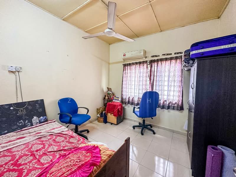 Rumah Teres 2 Tingkat untuk Dijual di Bandar Rinching Seksyen 4 (Semenyih) - Azli Ibrahim - Bedroom - PropertyGuru.com.my