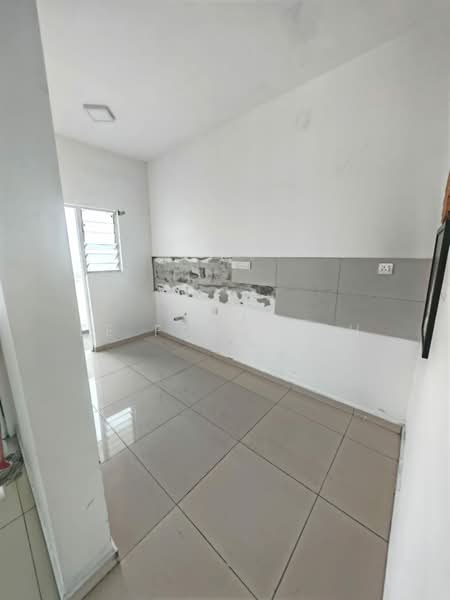 Servis Apartment untuk Dijual di D'carlton (Residensi Seri Mega) - Ee Fong Toh - Kitchen - PropertyGuru.com.my