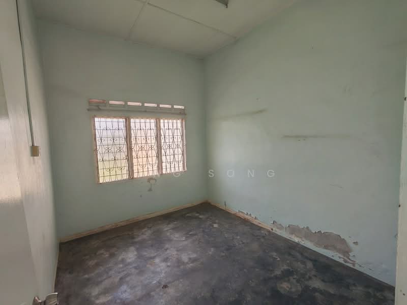 1-storey Terraced House for Sale in Taman Mas Merah (Batu Berendam) - King Song - Interior - PropertyGuru.com.my