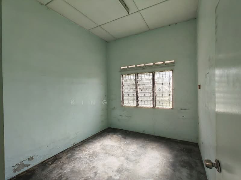 1-storey Terraced House for Sale in Taman Mas Merah (Batu Berendam) - King Song - PropertyGuru.com.my