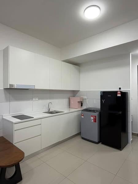 Service Residence for Rent at Vista Tiara (MBW Bay) - Daniel Tey - Kitchen - PropertyGuru.com.my