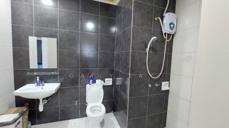 Servis Apartment untuk Disewa di D'Pulze Cyberjaya - Gaily Tay - Bathroom - PropertyGuru.com.my