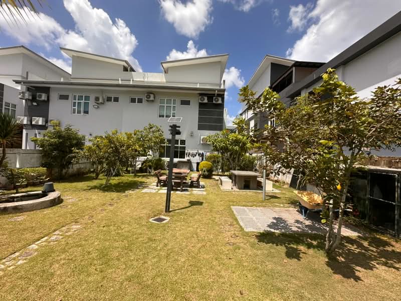 Semi-Detached House for Sale in Taman Mutiara Rini (Skudai) - Venica For - Garden - PropertyGuru.com.my