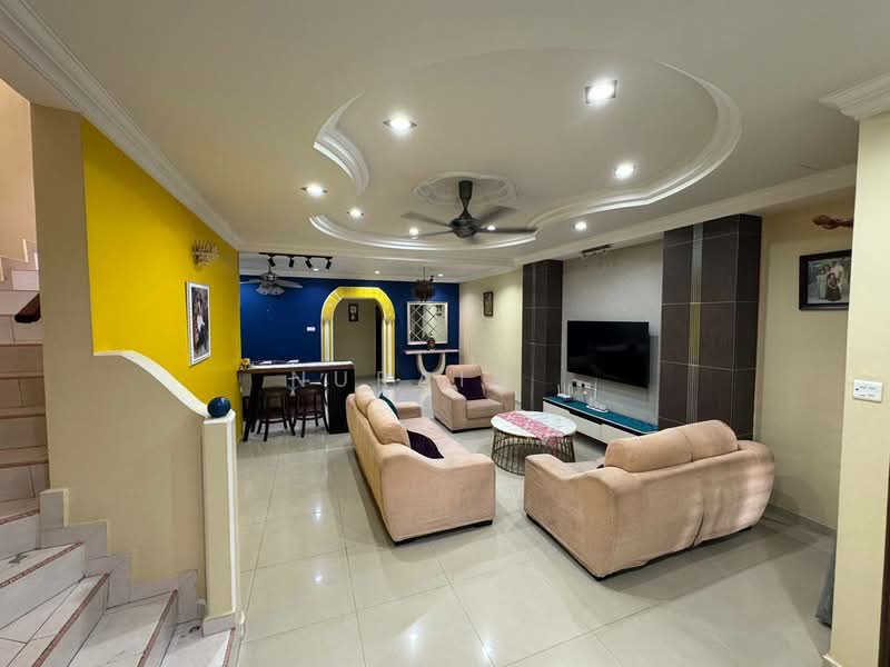 Rumah Teres 2 Tingkat untuk Dijual di Seksyen 23 (Shah Alam) - Nurain . - Living Room - PropertyGuru.com.my
